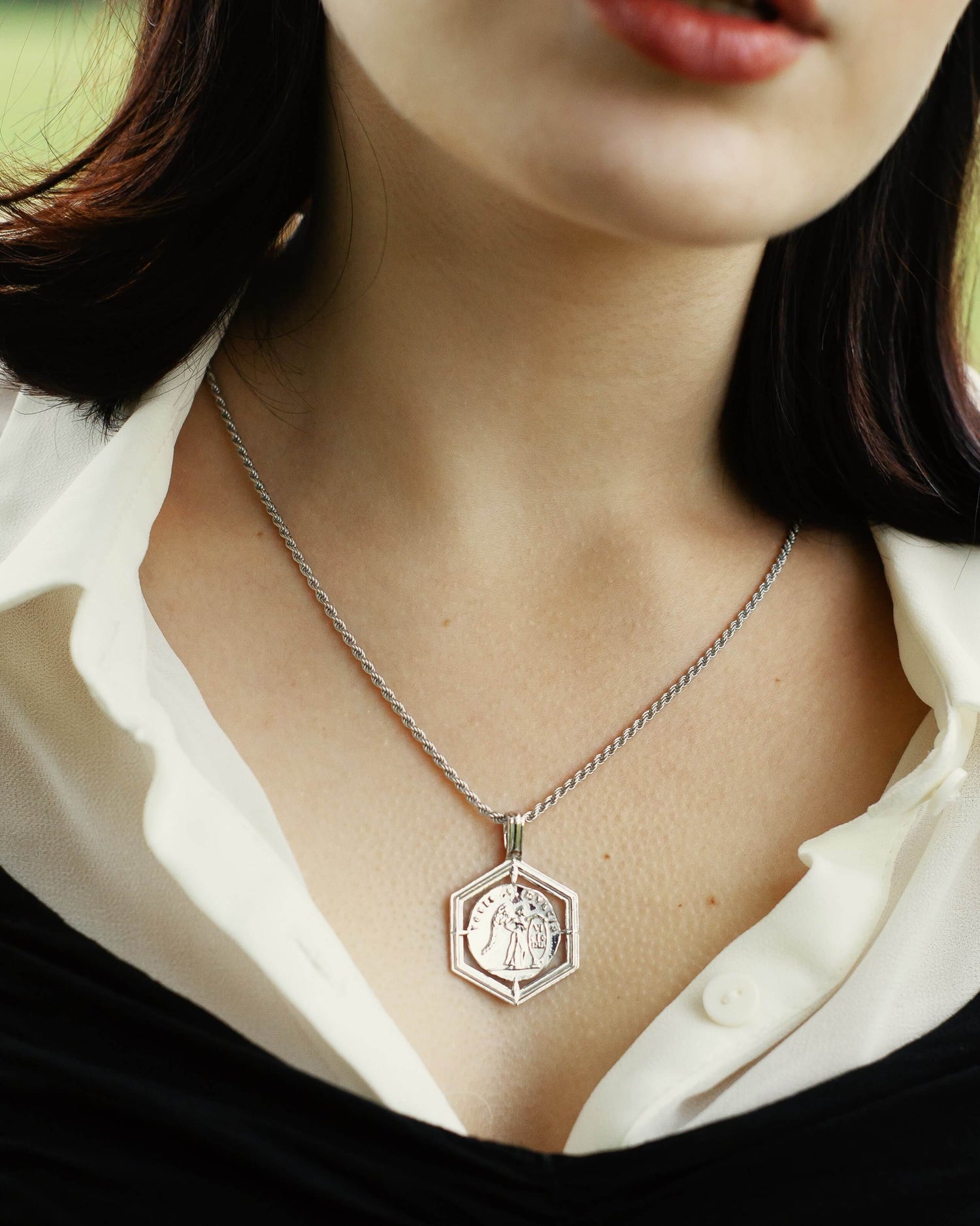 Berenice Hexagon Halskette Rhodium theaceline.com