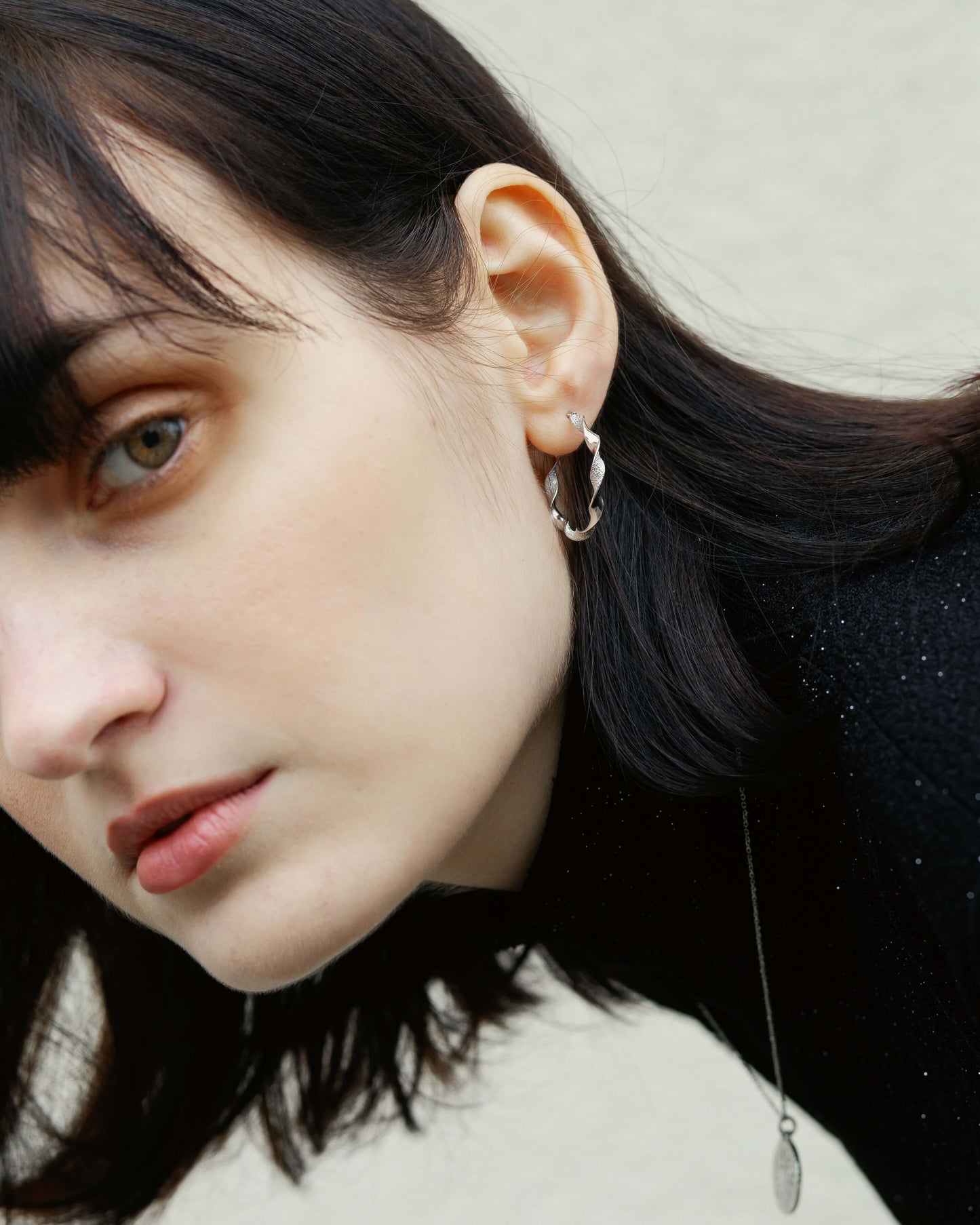 Twisted Line Creolen Rhodium theaceline.com